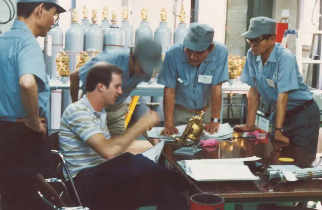 ハロン1301消火設備のUL規格取得に向けた技術会議の様子